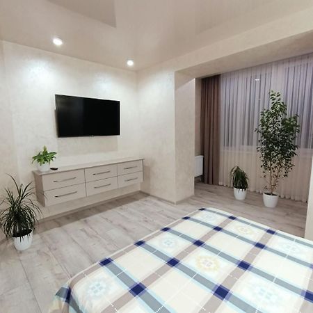 2К Шикарний Люкс! Apartment Khmel'nyts'kyy Exterior photo